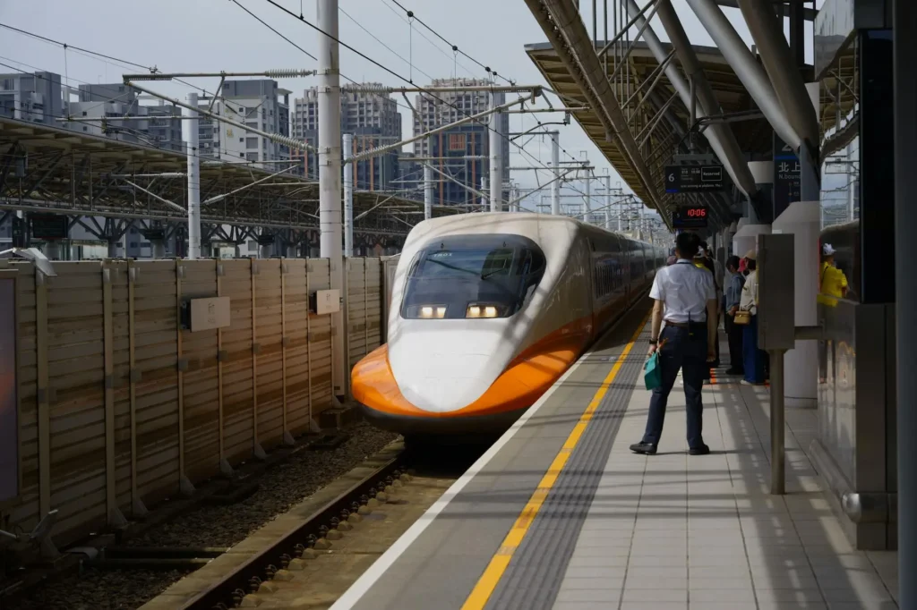 高鐵11車站斥資20.5億裝設月台門 全線預計2028年完工