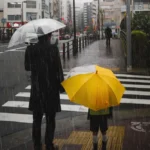 出門先看天氣！9縣市防大雨　中南部慎防短時豪雨、雨勢週四後才減弱