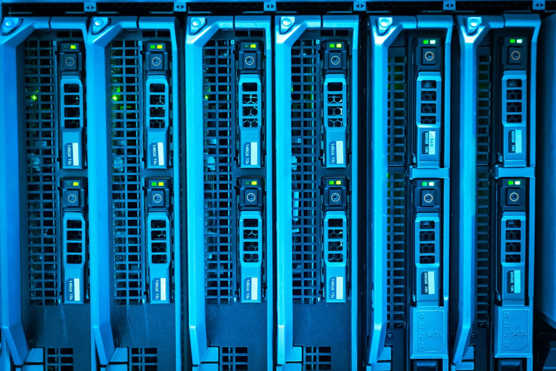 鴻海攜施耐德布局次世代AI資料中心