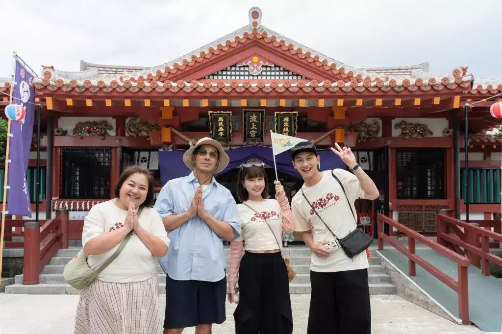 峮峮再求感情籤抽中「會成功」！昔月老廟淚崩畫面被想起　眾人鼓掌祝福